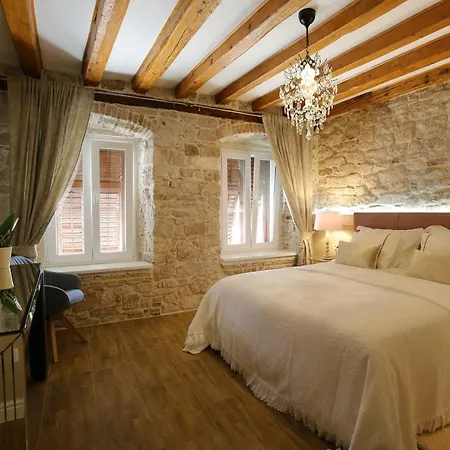 Oda ve Kahvaltı Skoblar 4*